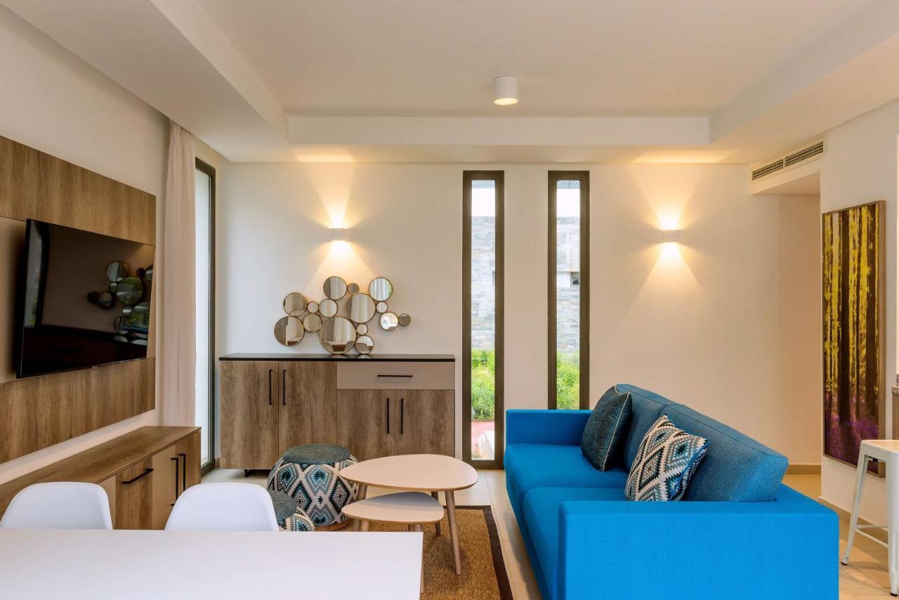 Radisson Blu Residences Αλ Χοσέιμα Εξωτερικό φωτογραφία